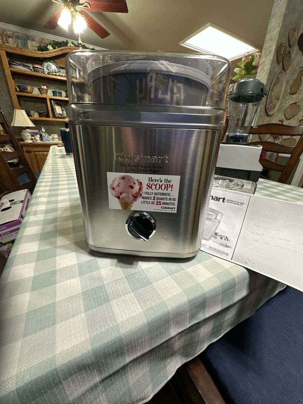 New Cuisinart 2Qt Frozen Yogurt-Sorbet & Ice Cream Maker